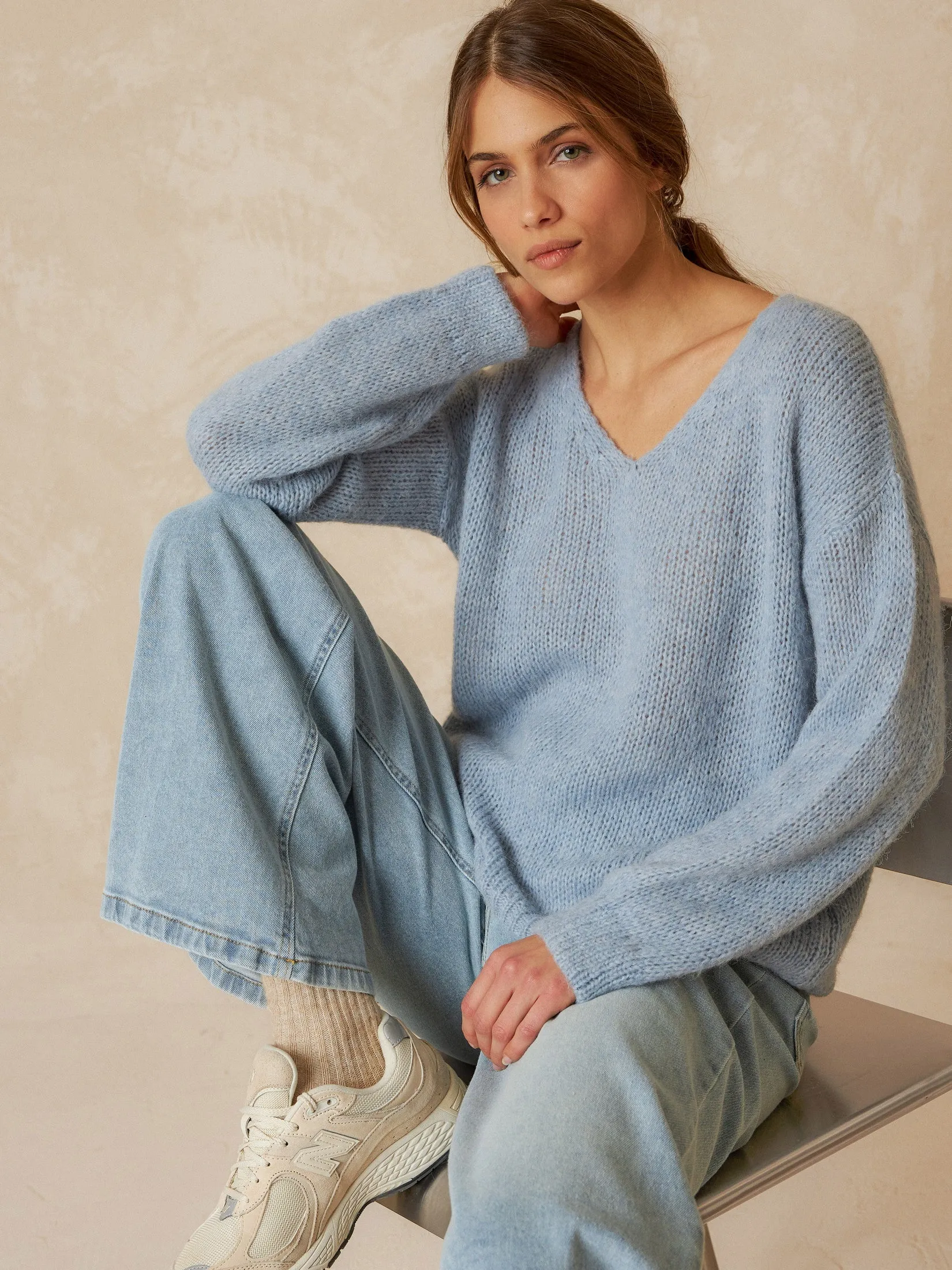 Basic V-Neck Sweater Blue